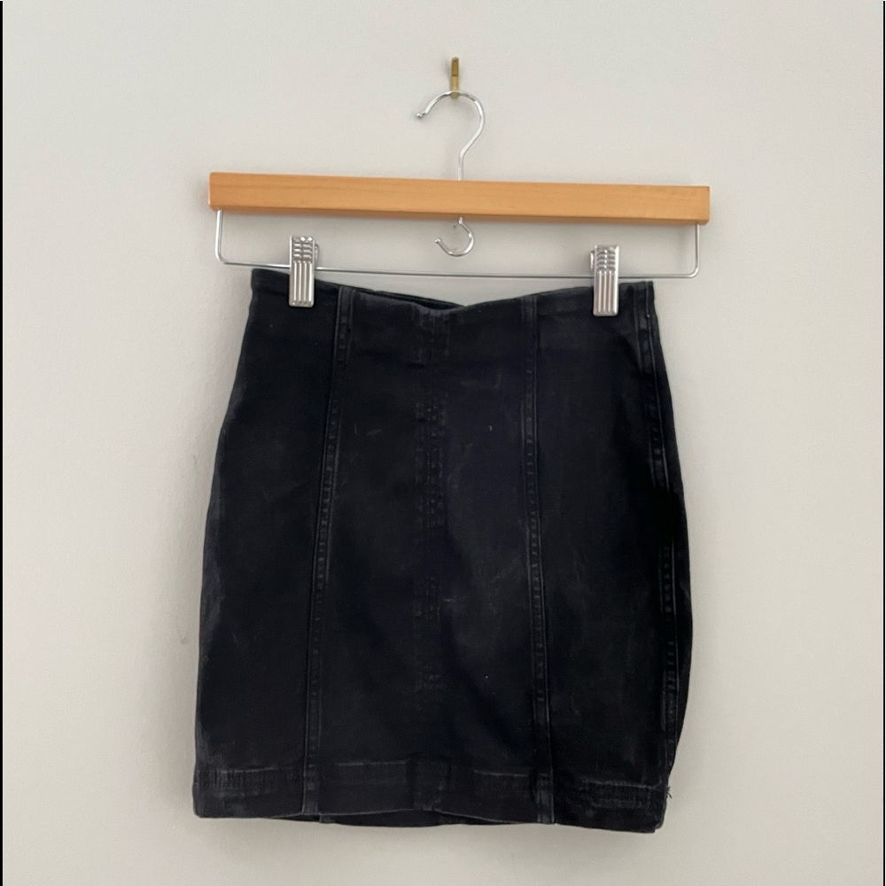 🖤Free people Jean mini skirt